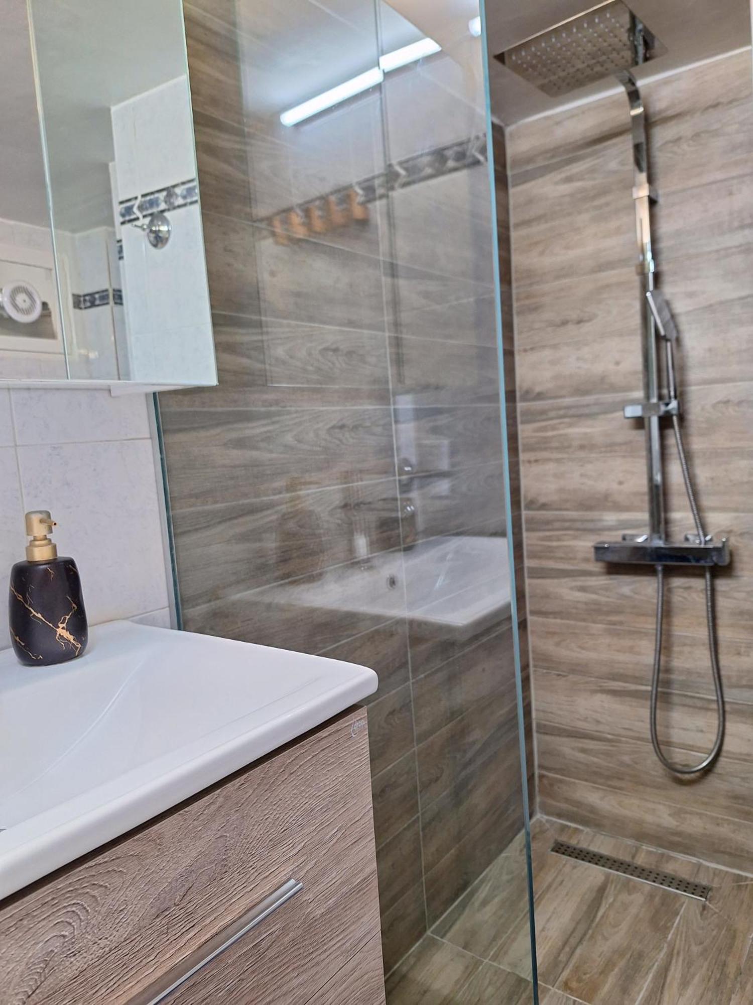 Cozy Apartment In The City Center Salonicco Esterno foto